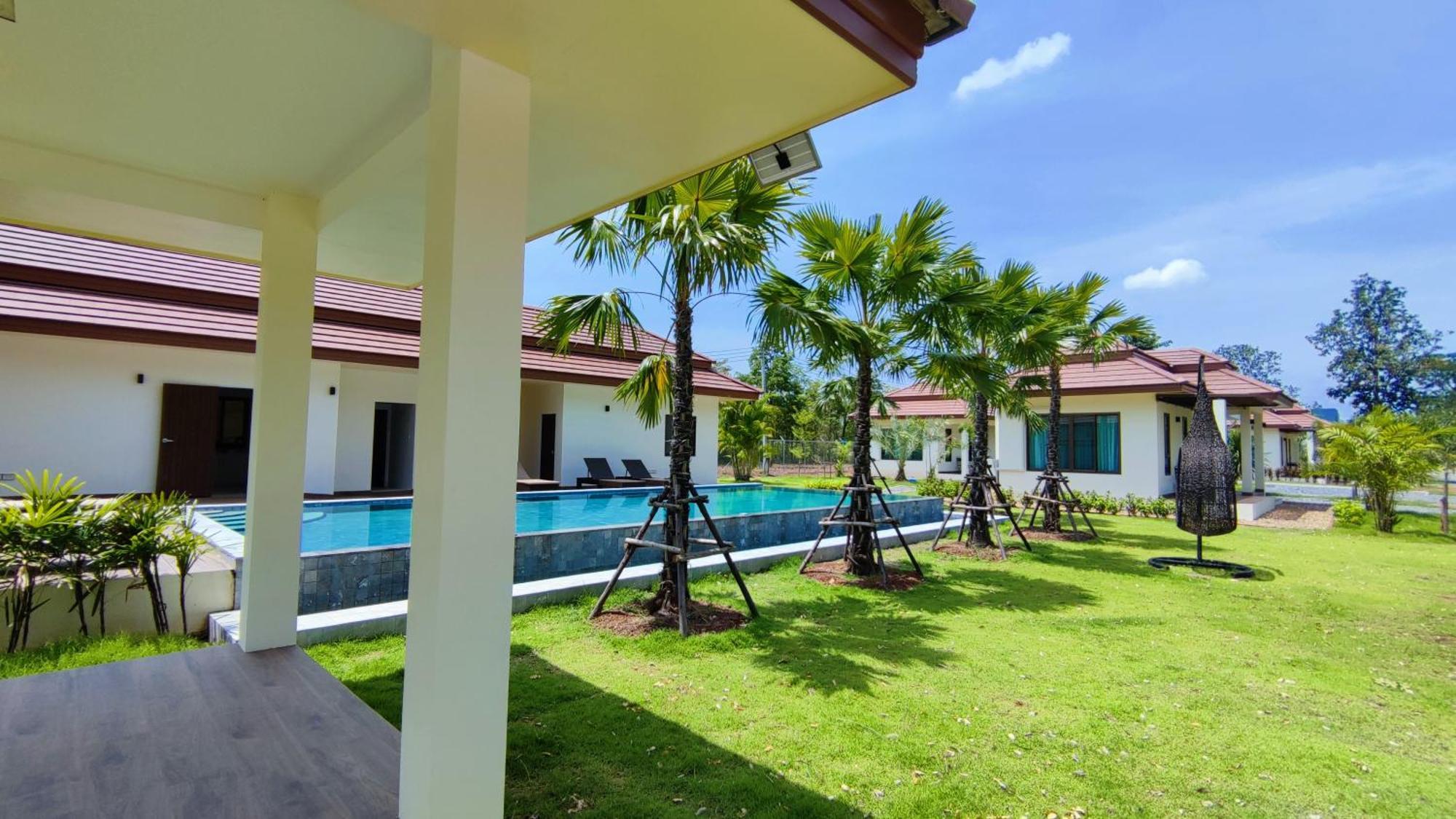 Isan Golf & Adventure Hotel Udon Thani Exterior photo